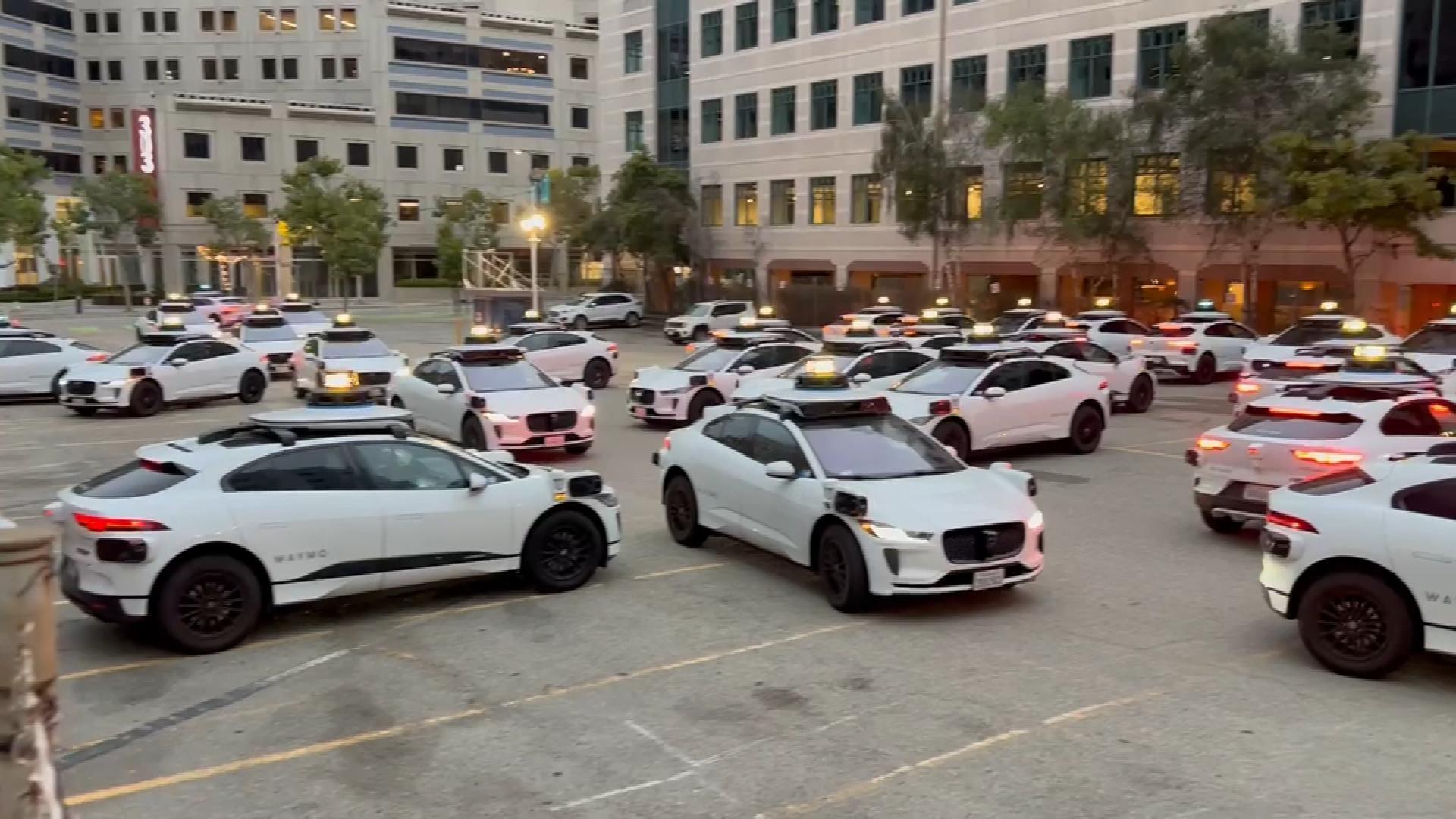 Waymo Car Horns Frustrate San Fransisco Residents | Inside Edition